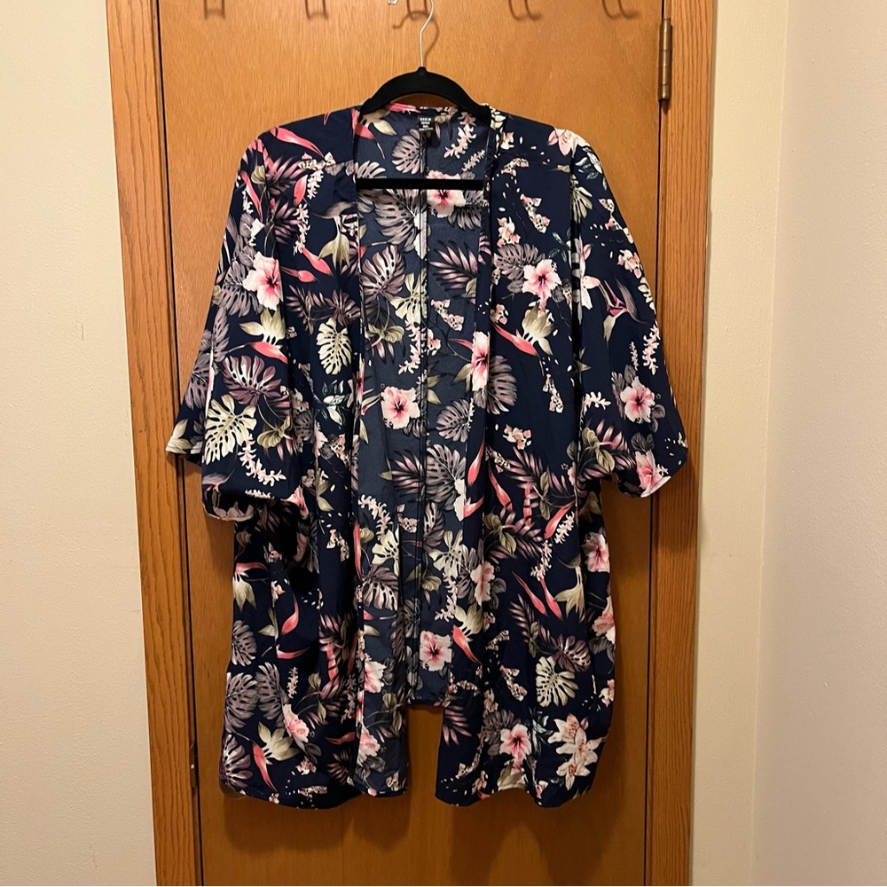 SHEIN Curve Floral Kimono